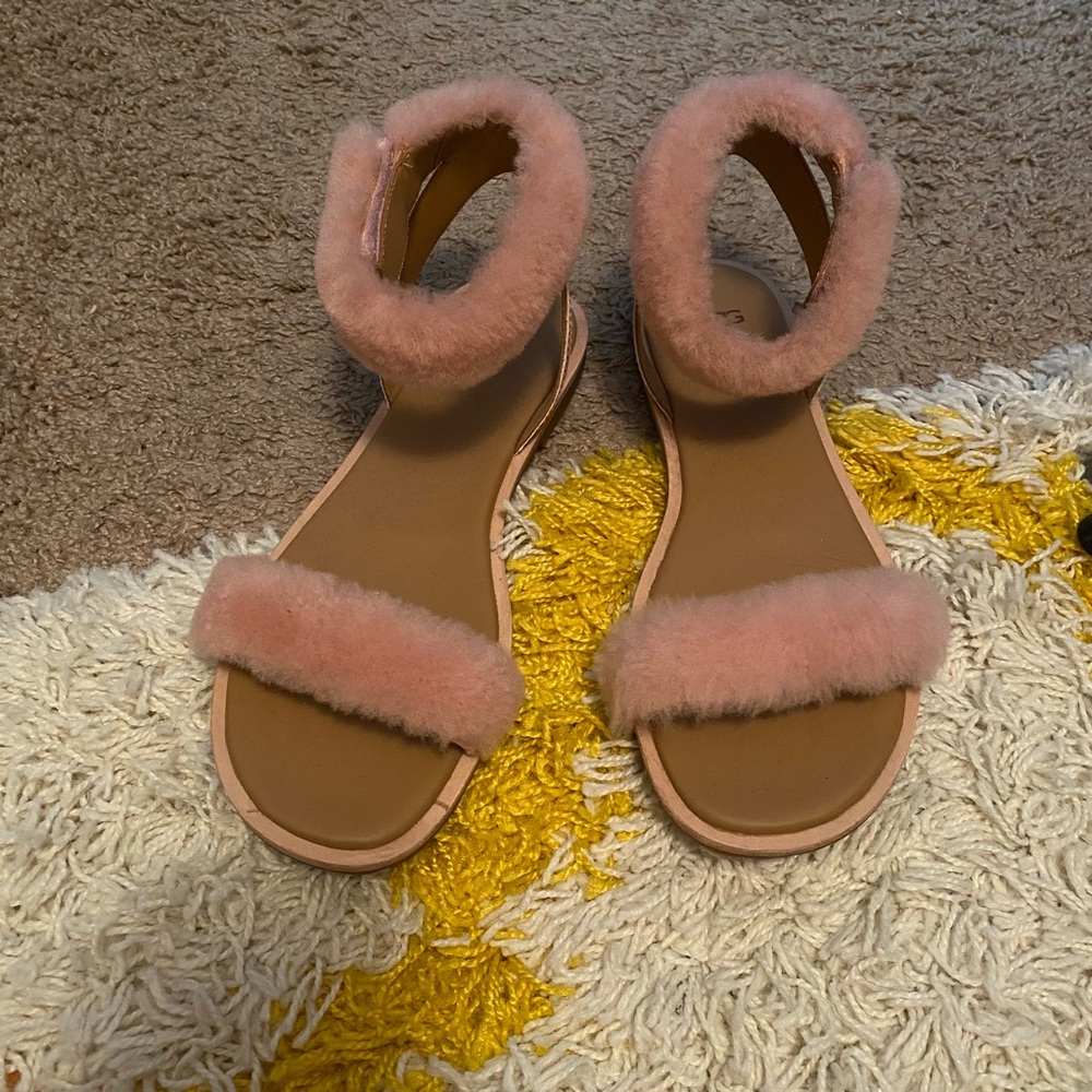 UGG Fluff Springs Sandal Pink Size 8 New Without Tags